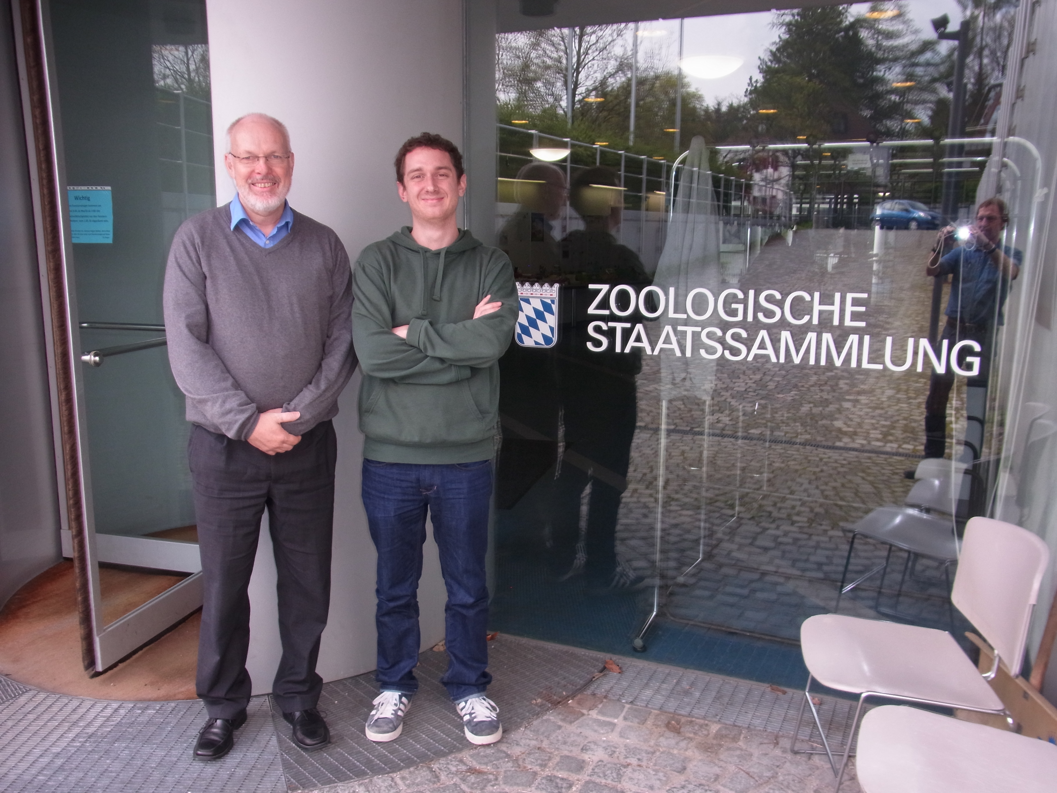 Dr. Axel Hausmann and Vincent Maicher in front of the Munich's collection.